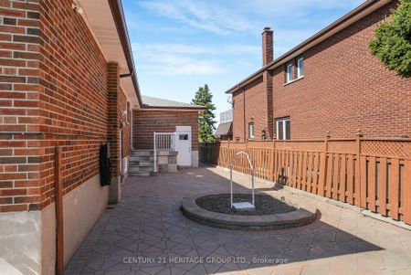 For Lease - 31 Scarden Avenue Unit# 2BR Bsmt, Toronto, Ontario - Photo 5