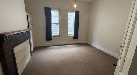 FOUR BEDROOMS - CENTRAL LOCATION - Photo 2