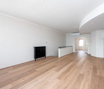 SPACIOUS INNER CITY APARTMENT! - Photo 2