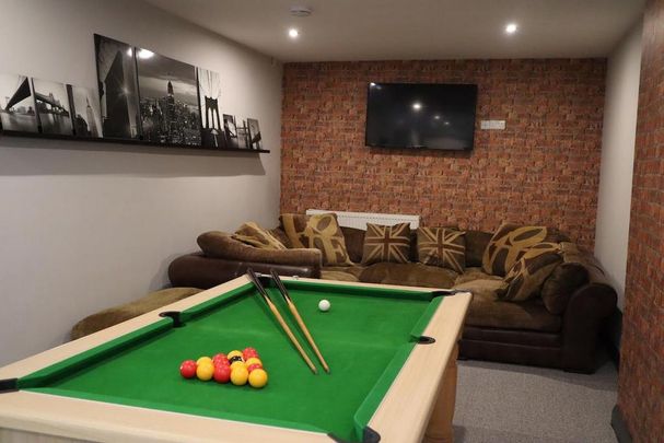 1 bedroom in a house share to rent - Photo 1