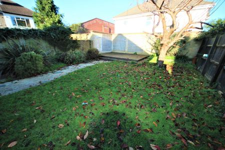 4 bedroom detached house to rent - Photo 4