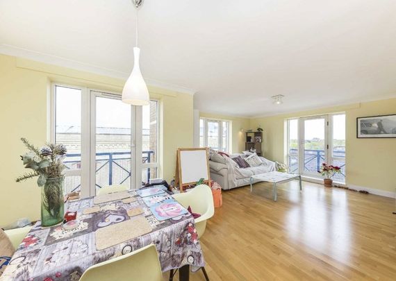 Rotherhithe Street - Photo 1