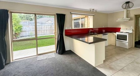 KAIAPOI - THREE BEDROOMS PLUS HOBBY ROOM, PET NEGOTIABLE - Photo 2