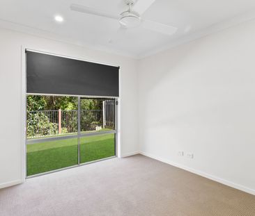 4 BEDROOM ENTERTAINERS HOME IN AN AMAZING LOCATION! - Photo 4