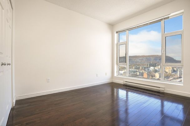 400 Rue Sherbrooke O., Montréal (Ville-Marie), QC H3A - Photo 1