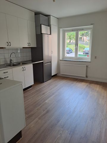 Västra Åsgatan, Eskilstuna - Photo 4