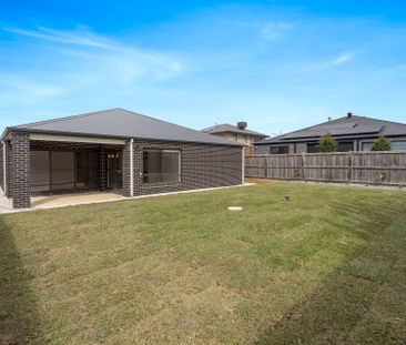 Brand new spacious family home in the heart of Merrifield. - Photo 5