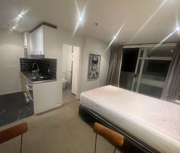 Central Auckland Studio Apt with Balcony! - Photo 6