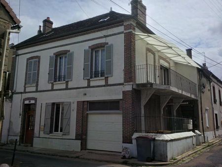 Location Appartement 2 pièces 46m² VILLENEUVE SUR YONNE 89500 - Photo 4