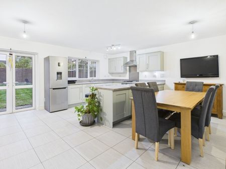 Pennylets Green, Stoke Poges, Buckinghamshire,SL2 - Photo 2