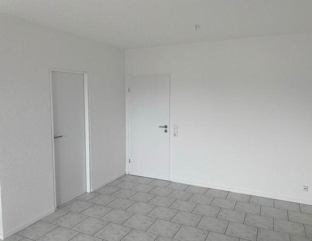 45 qm mit abgetrenntem Schlafraum, Südbalkon und Garage - Photo 1