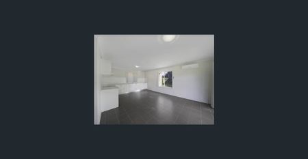 Charming 2-Bedroom Granny Flat with Modern Amenities! - Photo 4