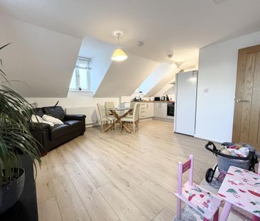 2 bedroom apartment to rent - Photo 2