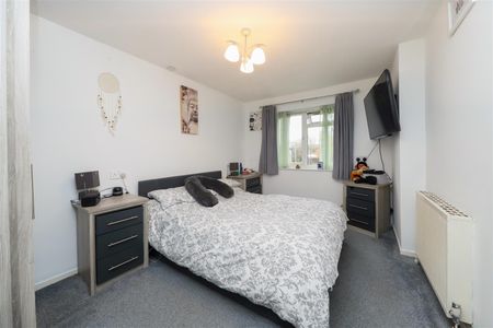 Fernes Close, Uxbridge, UB8 - Photo 4