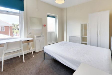 10 bedroom end of terrace house to rent - Photo 5