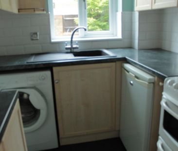 1 bedroom semi-detached house to rent - Photo 3