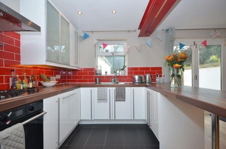 26 Manna Grove, Castlereagh, Belfast, BT5 6AJ - Photo 4