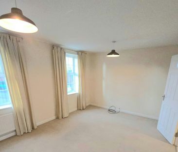 Semi-detached house to rent on - Photo 6