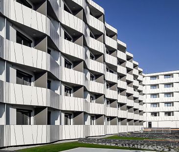 Attraktives möbliertes Apartment mit toller Ausstattung in zentraler Lage in Riem - Photo 1