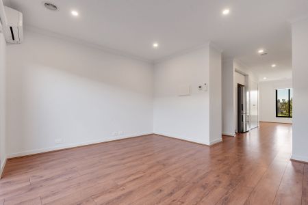 Modern Townhouse - Photo 2