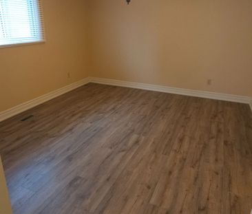 For Lease - 11 Foster Crescent, Whitby, Ontario - Photo 3