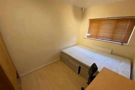 5 bedroom semi-detached house to rent - Photo 5