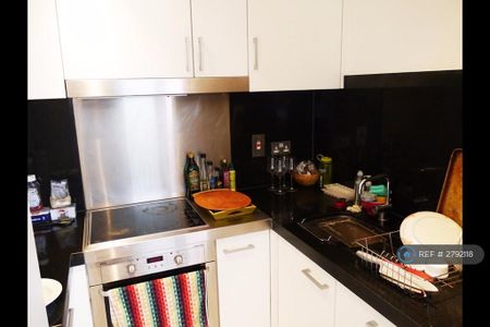 1 bedroom flat to rent - Photo 4