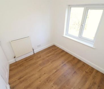 3 bedroom end of terrace house to rent - Photo 3