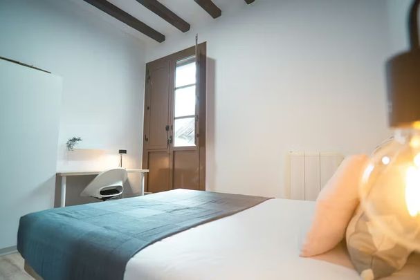 Carrer Nou de la Rambla, Barcelona, Catalonia 08001 - Foto 1