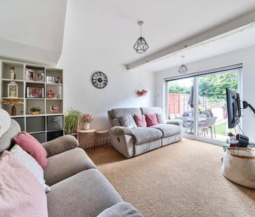 4 bedroom terraced house to rent - Photo 1