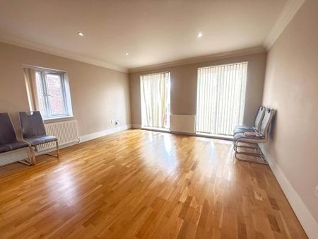 2 bedroom flat to rent - Photo 3