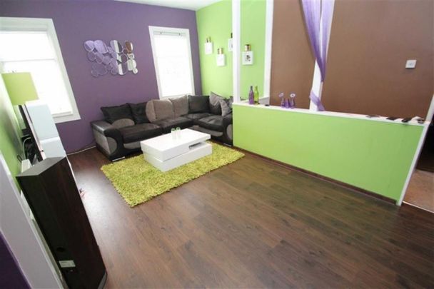 2 bedroom Flat To Let Total Size: 850 SQ FT - Photo 1