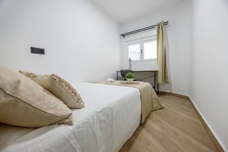 Carrer de lArquitecte Arnau, Valencia, Valencian Community 46020 - Photo 3