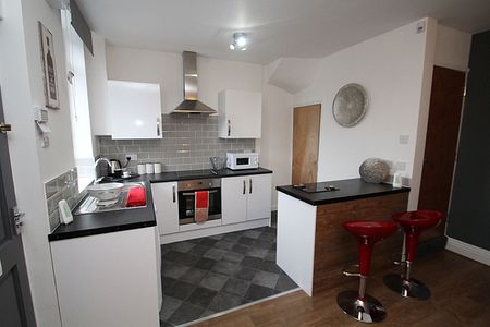 3 Bed - 19 Pennington Street, Woodhouse, Leeds - LS6 2JP - Student - Photo 2