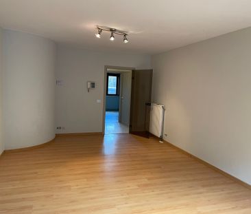 Gunstig gelegen instapklaar twee slaapkamer appartement + ruim terras - Photo 3