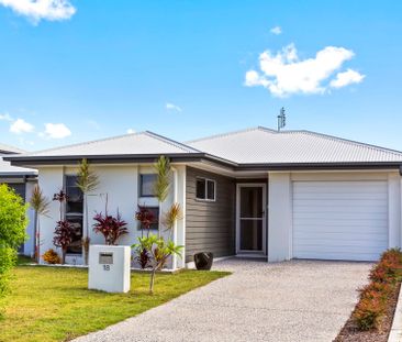 Stylish Home with Solar Just Minutes to Hospital Precinct - Photo 5