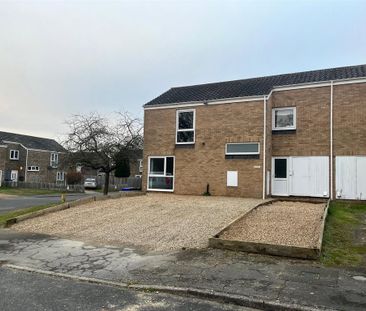 3 bedroom semi-detached house to rent - Photo 2