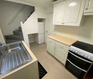 2 bedroom end of terrace house to rent - Photo 4