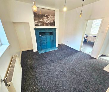 Crown Lane, Manchester, M4 - Photo 1