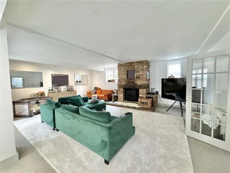 5 bedroom semi-detached house to rent - Photo 3