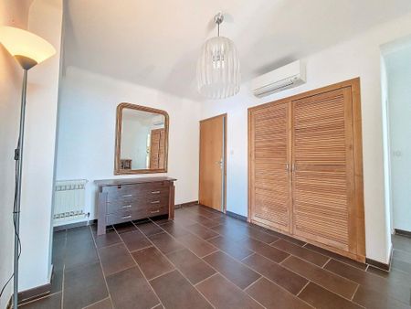 Location Appartement 4 pièces Meublé 92m² AJACCIO 20090 - Photo 3