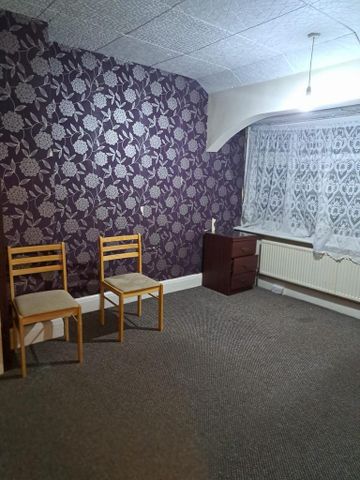 3 bedroom terraced house to rent - Photo 4