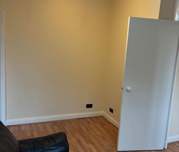 2 Bed Flat, Kings Drive, HA9 - Photo 5