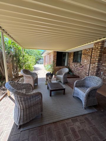 Cannington - Photo 2