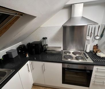 Lind Road, Sutton - Photo 4