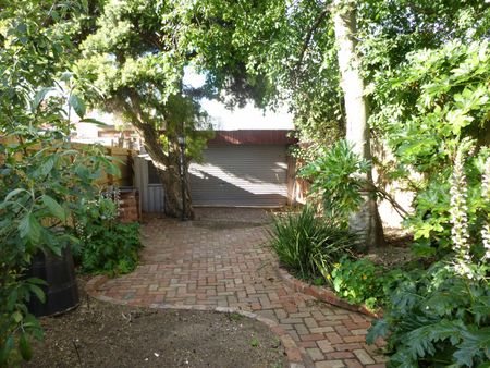 19 May St, Fitzroy North VIC 3068 - House For Rent | Domain - Photo 2