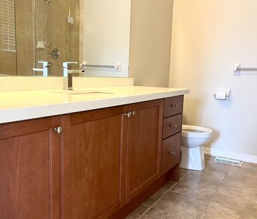 For Lease - 1261 Blencowe Crescent, Newmarket, Ontario - Photo 3