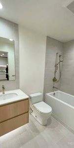 Hollybridge Luxury 2-Bedroom Condo for Rent at River Green - Photo 3