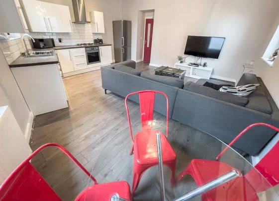 1 bedroom in a house share to rent - Photo 1