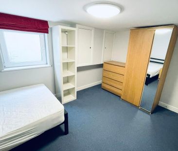 1 bedroom in a house share to rent - Photo 3